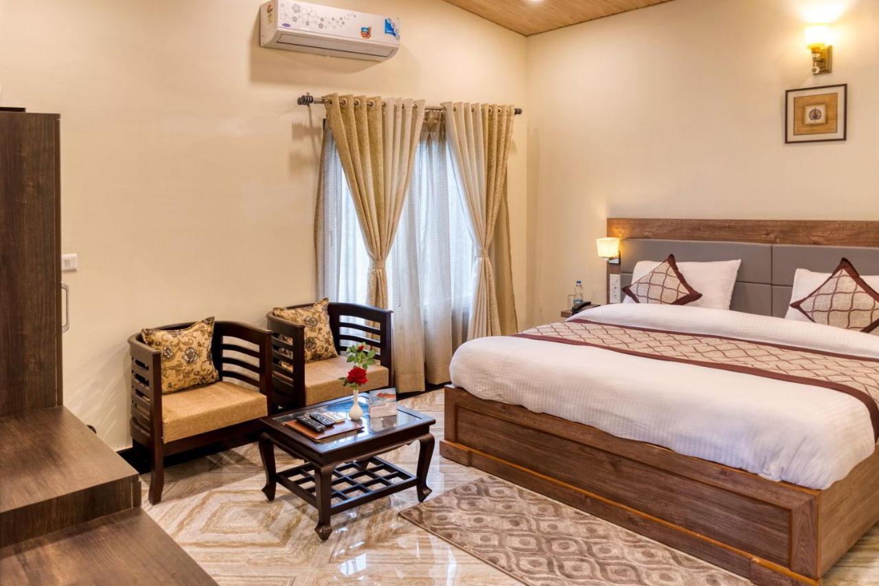 The Walnut Creek Hotel Bhimtal Bagian luar foto