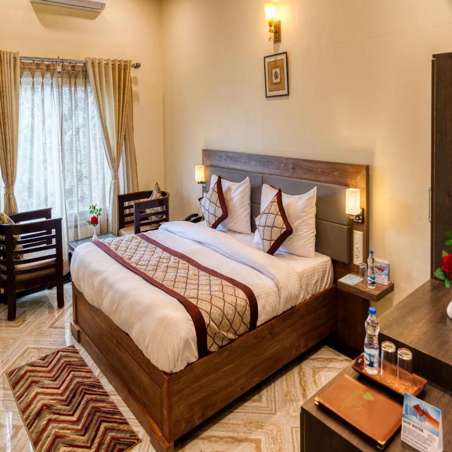 The Walnut Creek Hotel Bhimtal Bagian luar foto
