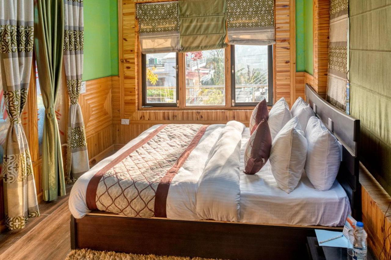 The Walnut Creek Hotel Bhimtal Bagian luar foto
