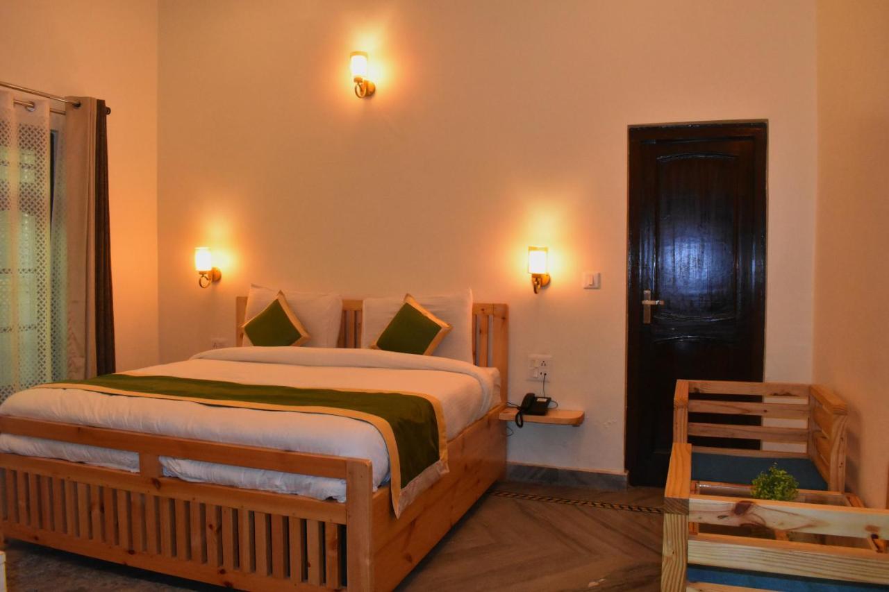 The Walnut Creek Hotel Bhimtal Bagian luar foto