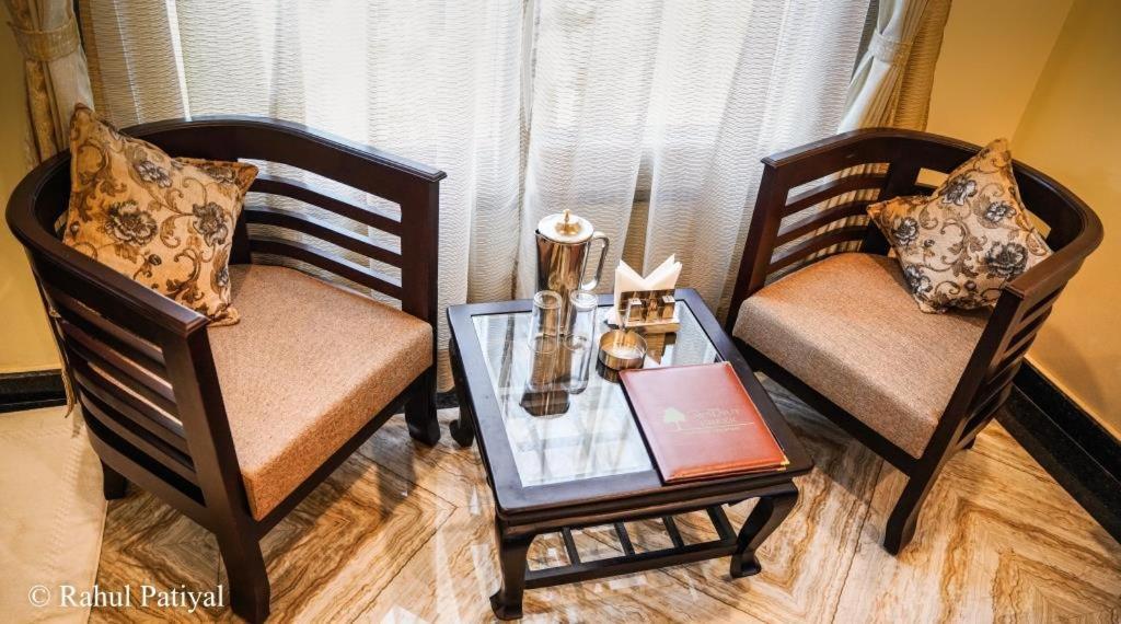 The Walnut Creek Hotel Bhimtal Bagian luar foto