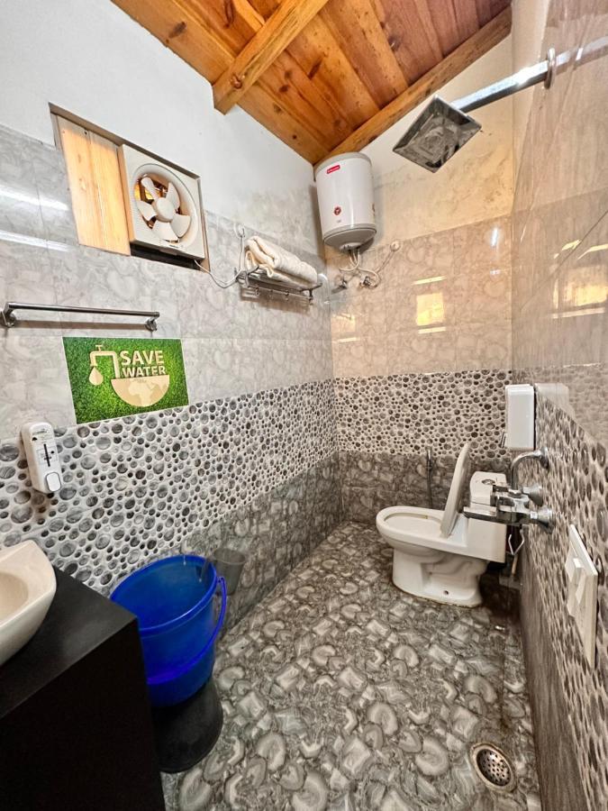The Walnut Creek Hotel Bhimtal Bagian luar foto