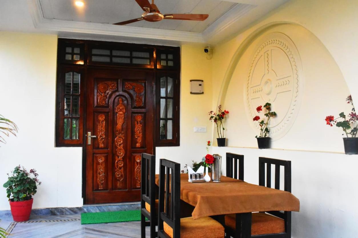 The Walnut Creek Hotel Bhimtal Bagian luar foto